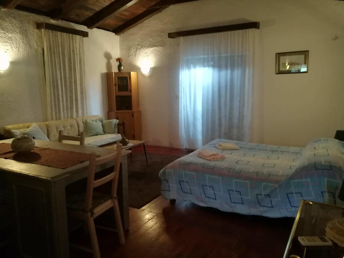 Agroturizam Toni Apartment Мотовун Екстериор снимка