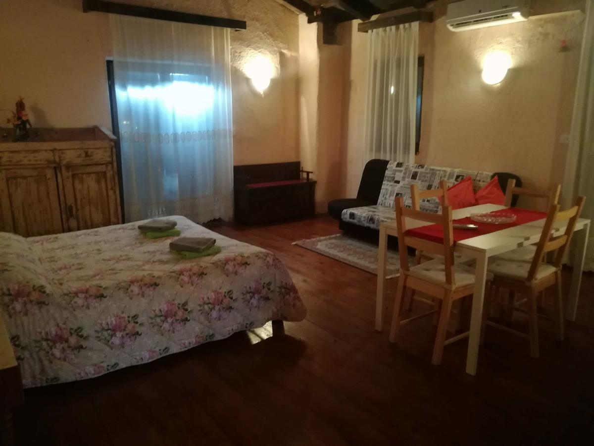 Agroturizam Toni Apartment Мотовун Екстериор снимка